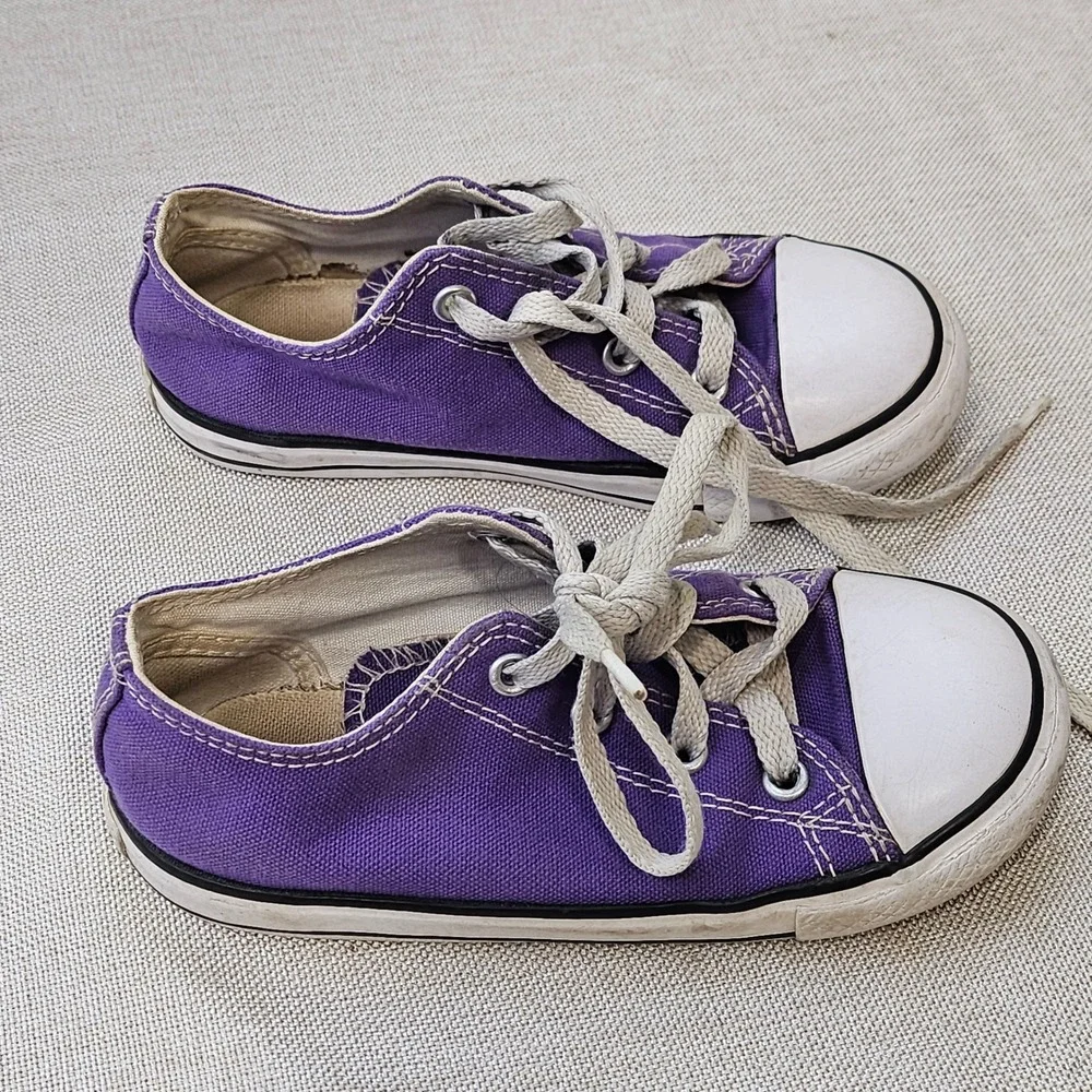 Converse Chuck Taylor All Star Low Top Purple Sneakers Infant Size 10 737837F
